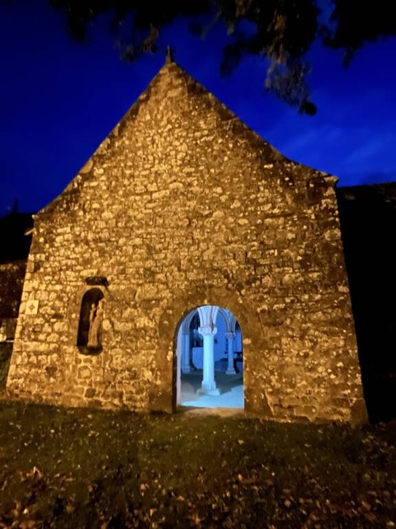 Les Incontournables : dans le faisceau de la lampe torche, chapelle Notre-Dame de Locmaria