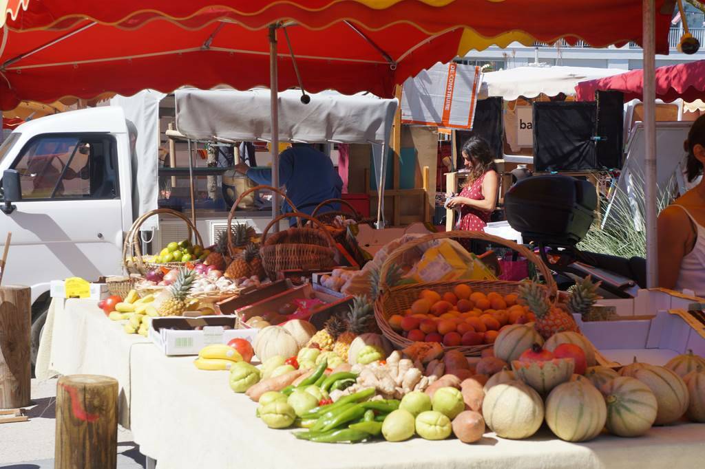 Marché saisonnier à Port-Haliguen