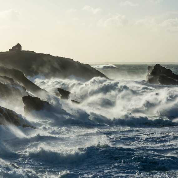 Grandes marées sur Quiberon et dans le Morbihan une promenade sur la côte sauvage vivifiante