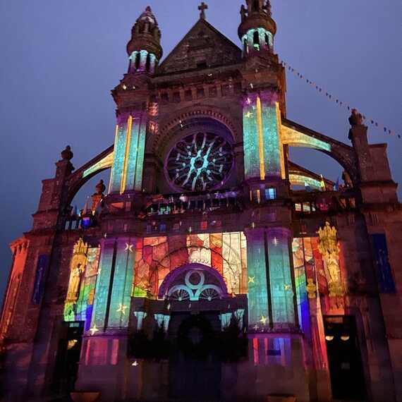 Mise en lumière de la basilique de Sainte-Anne-d’Auray