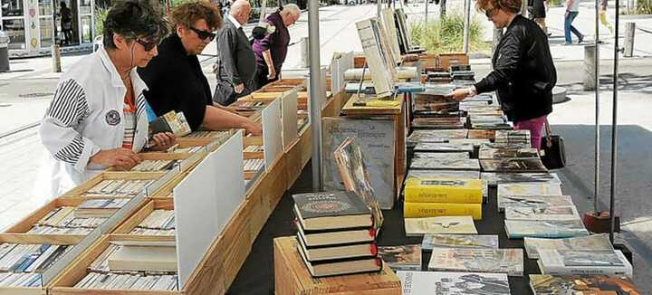 Marché des Bouquinistes Marché des Bouquinistes