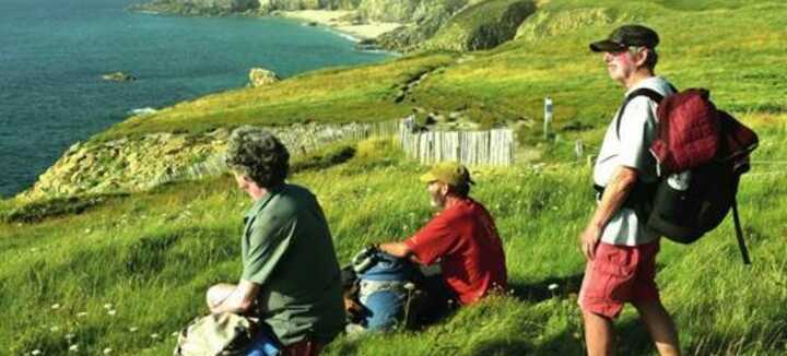 Ciné conférence voyage - BRETAGNE. Par le sentier des Douaniers Ciné conférence voyage - BRETAGNE. Par le sentier des Douaniers