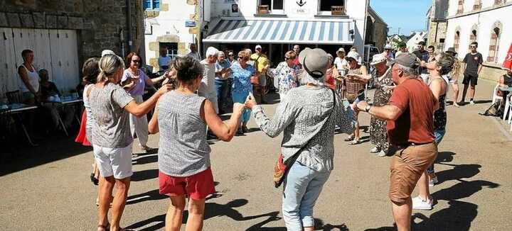 Initiation à la danse bretonne Initiation à la danse bretonne
