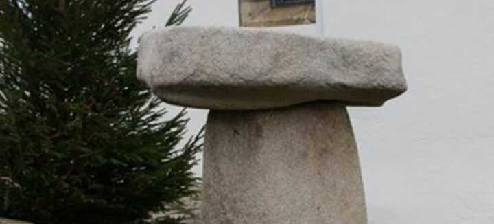 Stèle néolithique Stèle néolithique