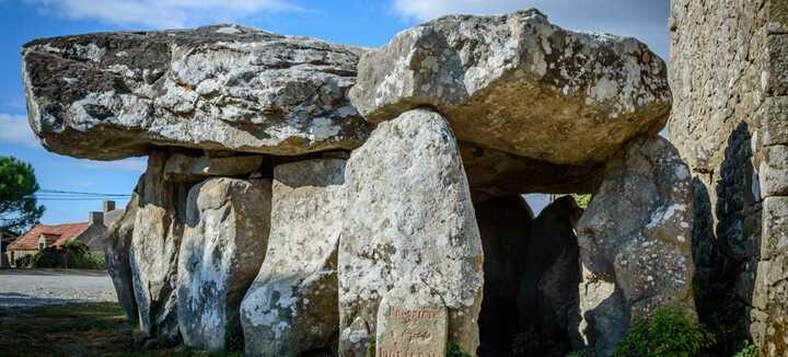 Le Dolmen de Crucuno Le Dolmen de Crucuno