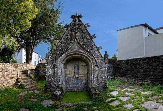 La Fontaine St Nicolas