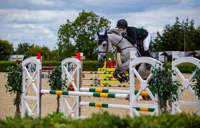 horse-jumping-4313161_1280