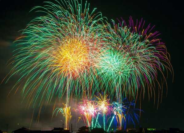deltaworks-fireworks-180553_1920