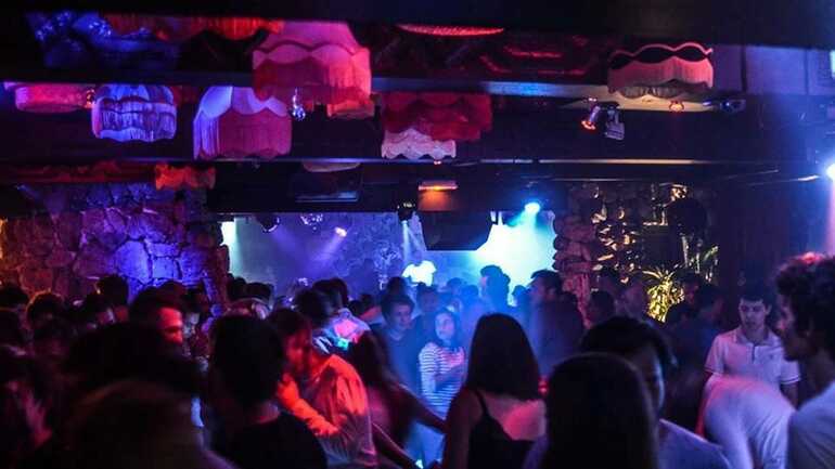 Club-de-nuit-Les-Chandelles-Carnac-Morbihan-Bretagne-Sud