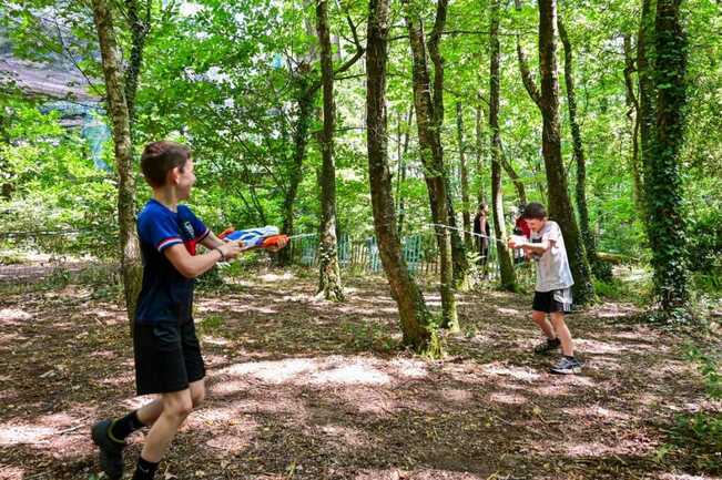 land-aux-lutins-parc-enfants-morbihan-water-fight-jeu-d'eau