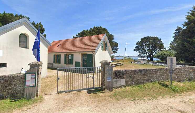 entree-de-l-ecole-de