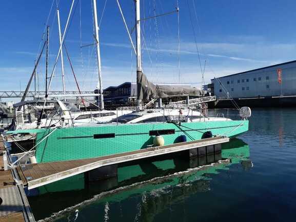 carnac_atelier_sur_mer_covering_bateau