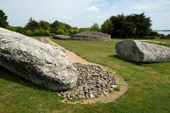 Site-des-megalithes-de-Locmariaquer-Morbihan-Bretagne-Sud