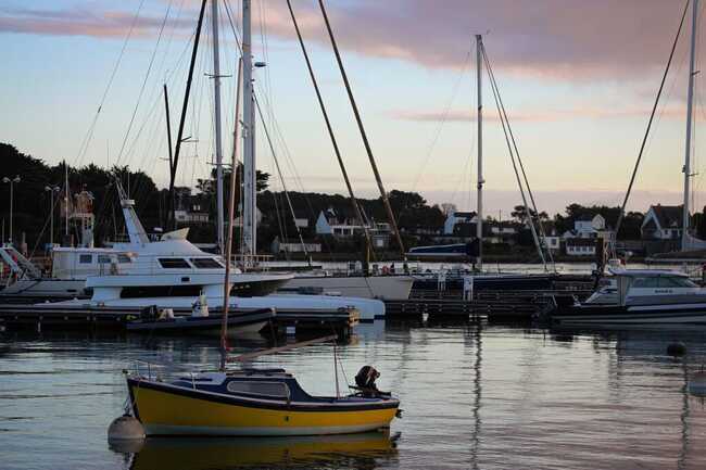 Bar Le Britannia - Vue sur La Trinité-sur-Mer 