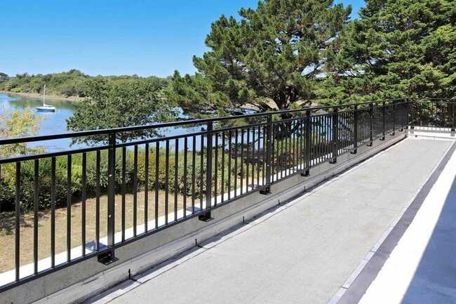 Les Pierres Bleues - Rêves de Mer Les Pierres Bleues - Rêves de Mer