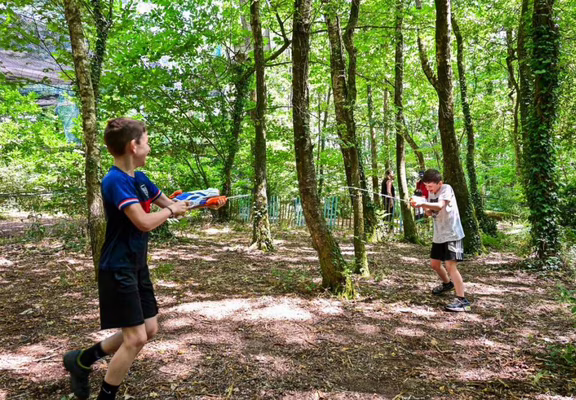 land-aux-lutins-parc-enfants-morbihan-water-fight-jeu-d'eau