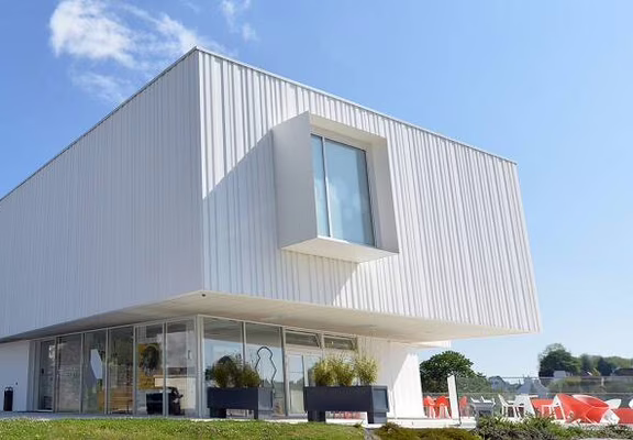 Baud_CartonVoyageur_Bâtiment_CopyrightLucBoëgly