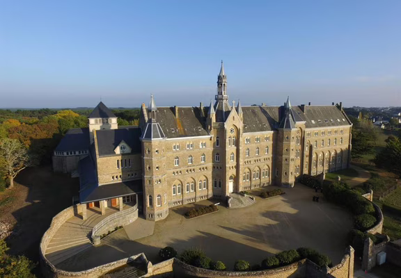 Abbaye-St-Michel_facadeOuest2
