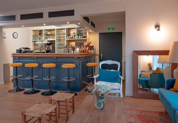 Bar-L-EVEN-Restaurant